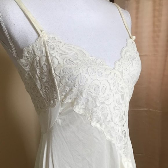 VINTAGE ROSA PULEO-SZULE NIGHTGOWN - Picture 2 of 10